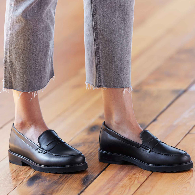 Tailored Traveler Classic Penny Loafer Black Leather lifestyle 