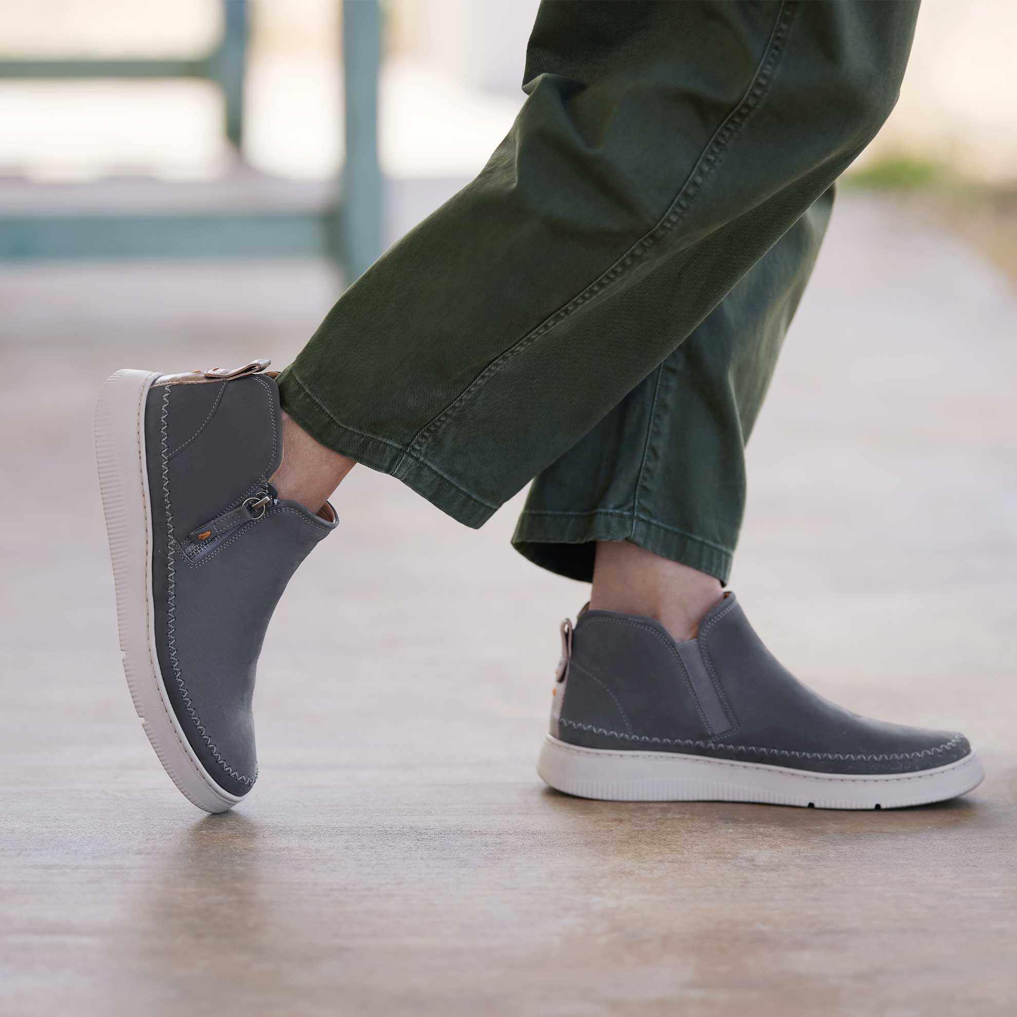 Women's Featherlight Laguna Zip Bootie | Gray Nubuck – Samuel Hubbard