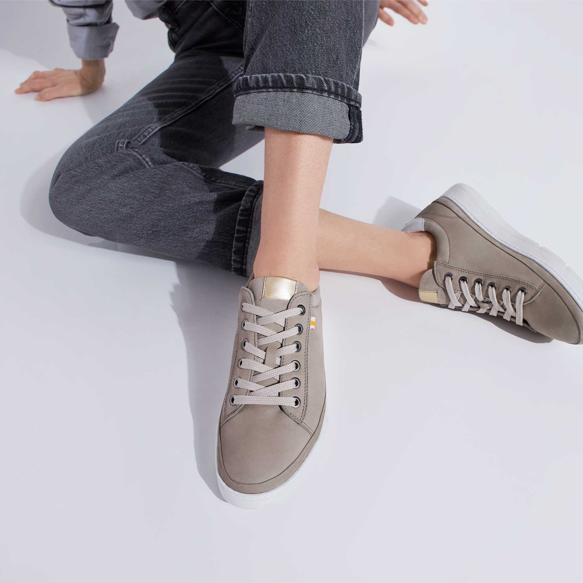 Women's Featherlight Laguna Sport | Mushroom Nubuck – Samuel Hubbard